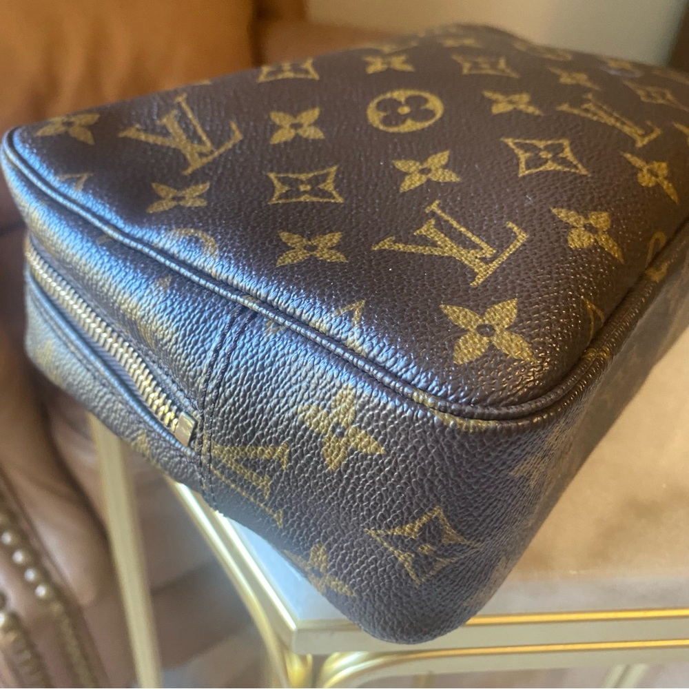 23 Louis Vuitton Monogram Canvas Trousse de Toilette Pouch - Picture 6 of 15
